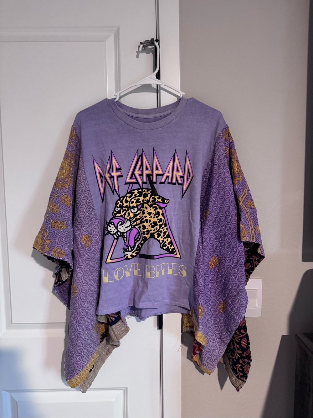 Def Leppard Kantha OS Tee
